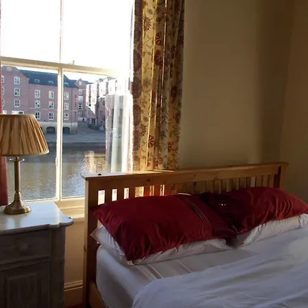 Hotel Waterfront 3*